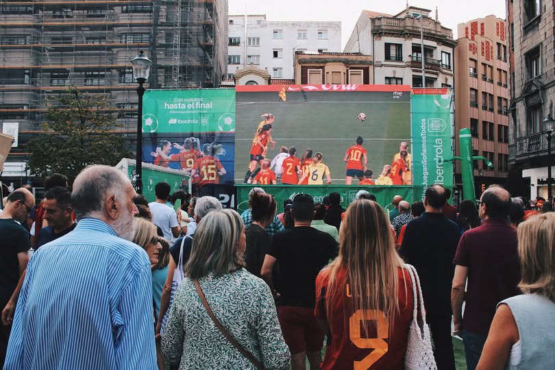 Patronato Municipal de Deportes de Almería (@pmd_almeria) on Twitter photo 🇪🇸 Iberdrola elige la Plaza de las Velas de Almería para activar una ‘fan zone’ de apoyo a la selección española de fútbol femenino en la Eurocopa.
#almeriaesdeporte #EurocopaFemenina #WomanEuro #fanzone #futbol <a href="/aytoalm/">Ayuntamiento de Almería</a> 🇪🇸 Iberdrola elige la Plaza de las Velas de Almería para activar una ‘fan zone’ de apoyo a la selección española de fútbol femenino en la Eurocopa.
#almeriaesdeporte #EurocopaFemenina #WomanEuro #fanzone #futbol <a href="/aytoalm/">Ayuntamiento de Almería</a>