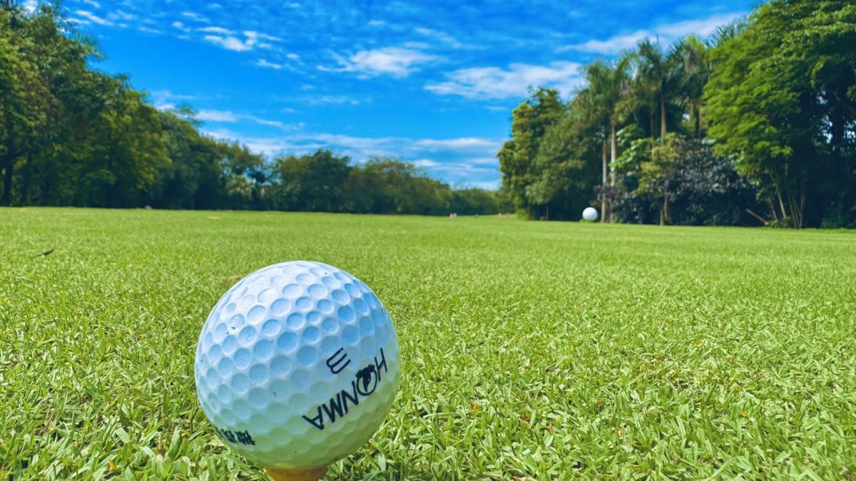 luannna_07's tweet image. Chasing fairways and dreams under the endless skies. ⛳️💚✨ #GolfLife