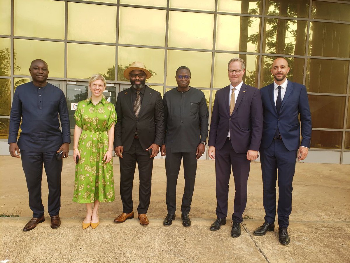 🚛 <a href="/Mercedez/">Angela Monsees</a> Trucks s’installe à la P2ID de Diamniadio 🇸🇳
Un accord a été signé ce 1er juillet entre l’État du Sénégal et le constructeur allemand, pour une usine de montage de véhicules.
Projet structurant porté par l’APROSI, sous la direction de M. Amadou GUEYE. #APROSIFor2050