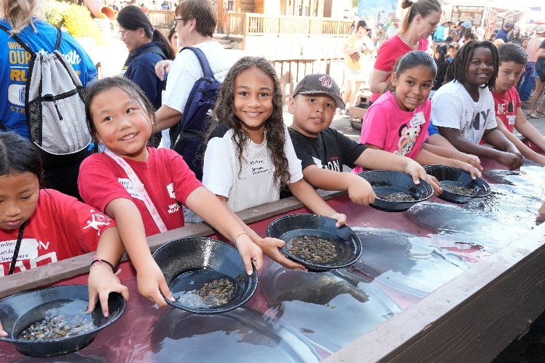 BigFresnoFair's tweet photo. Calling all K - 8th grade, public, private, charter or home school educators! Registration is now open for the #FairEducation Program at the #2025BFF! Register today at https://t.co/ambm7QcyPw.

@CareForKids @myEECU @FresnoCoSS @fresnounified https://t.co/BHAr2gaEGm