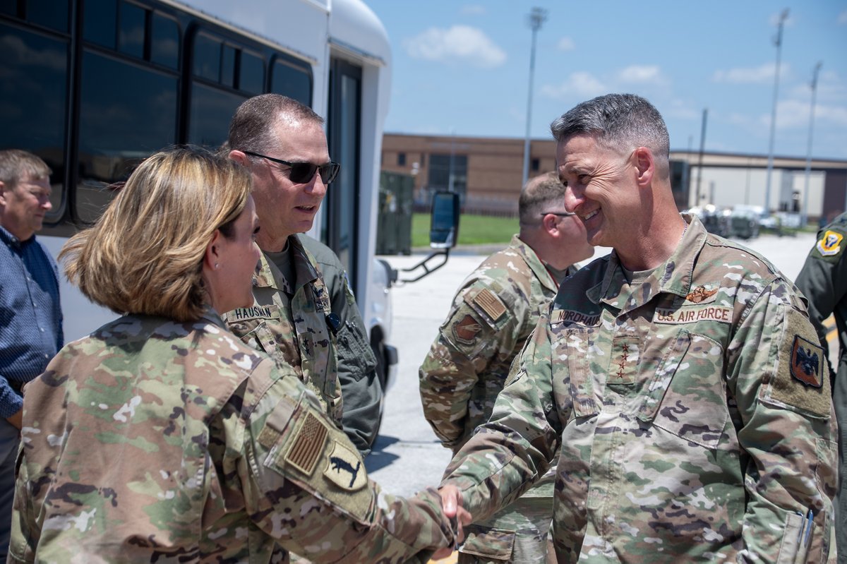 Missouri_NG's tweet image. Yesterday, we had the honor of hosting Gen. Steven Nordhaus, Chief of the @USNationalGuard, and SEA John Raines for a visit with the @131stBombWing.
They saw firsthand how our Airmen support state, national, and global missions with precision and professionalism. #MoGuard