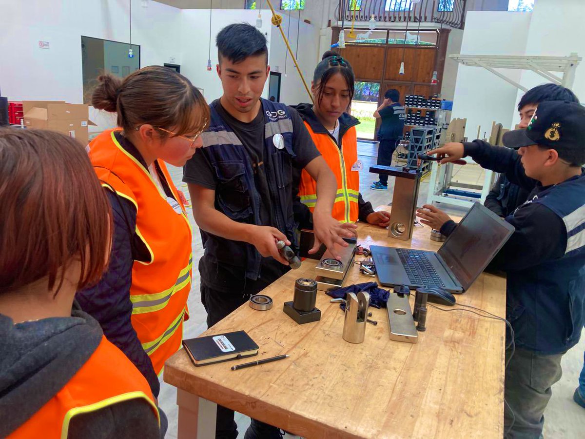 👩‍🏭✨ ¡Las jóvenes ya transforman el futuro!

La #SEMS y la #GIZ realizaron el #GirlDay en GDG Automatización, donde alumnas de DGTI, <a href="/somoscecytem/">CECyTEM</a> y <a href="/Conalep_Edomex/">Conalep Edoméx</a> exploraron el mundo industrial y conocieron oportunidades de Educación Dual. ⚙️📚