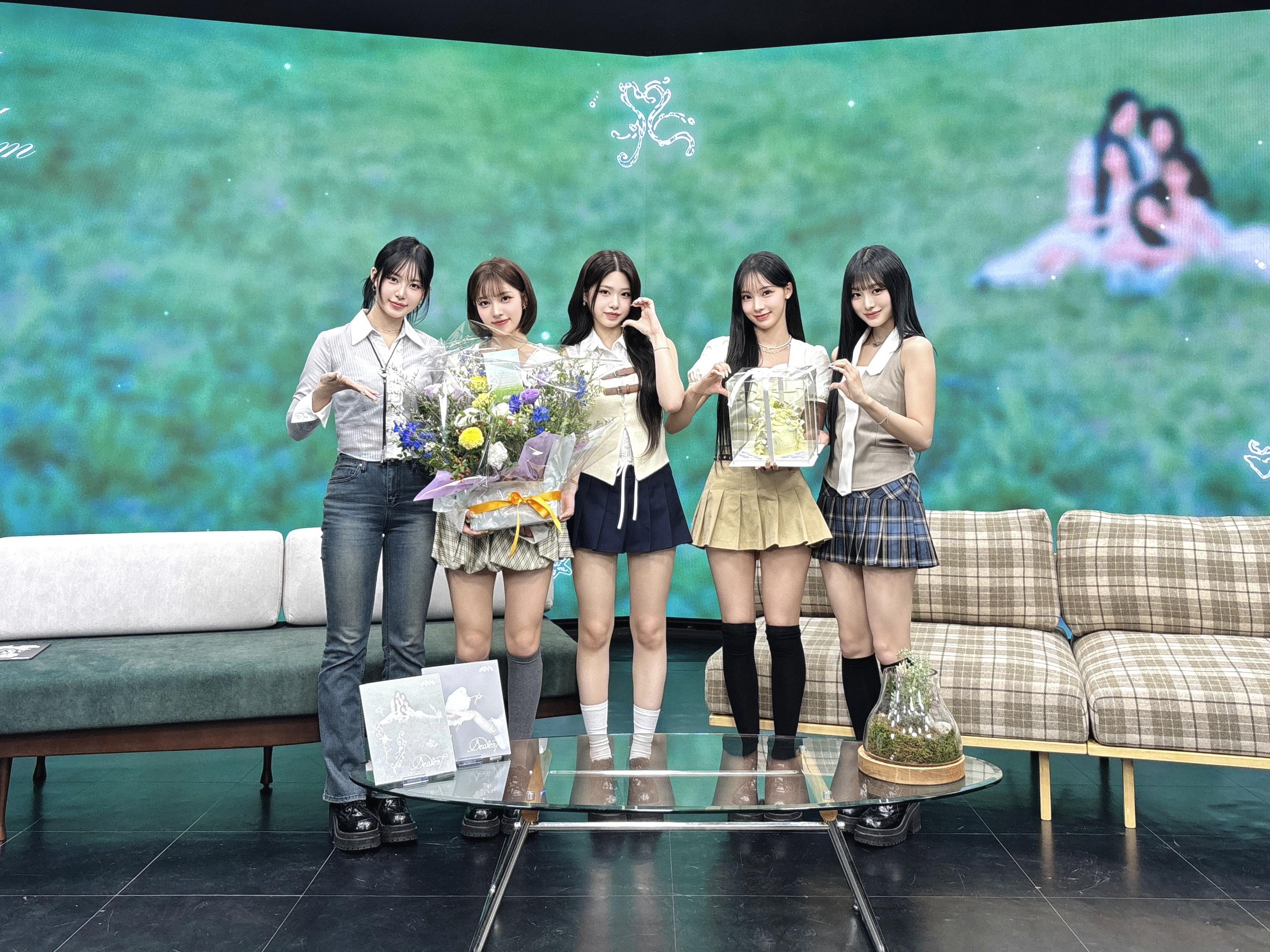 Gu3f1aQWAAA4NqP?format=jpg&name=4096x4096