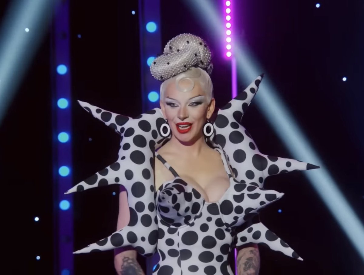 like who gave her the right to serve this hard every time #AllStars10