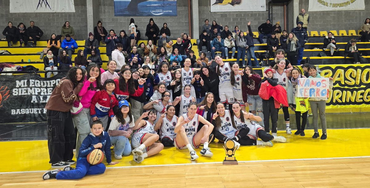 🏆#Básquetfemenino - #ABECH

❤️ Ferro se consagró campeón por 8ª vez consecutiva y estiró su invicto a casi 80 partidos.

🧨 Del 2016 a la fecha el dominio es absoluto de los equipos de Puerto Madryn:
🔹 #Brown y #Madryn, 4 títulos cada uno
🔹 #Ferro, los últimos 8 al hilo