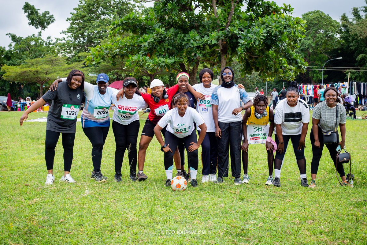 ecocykle's tweet image. On June 28, Ecocykle × Pathshaker hosted #RacingAgainstPlastic at Jabi Lake,blending fitness with climate advocacy!
Highlights
📌 Aerobics for wellness
📌 Symbolic race vs. plastic pollution
📌 Friendly football: male vs. female advocates = unity & inclusion
#EcocykleImpact