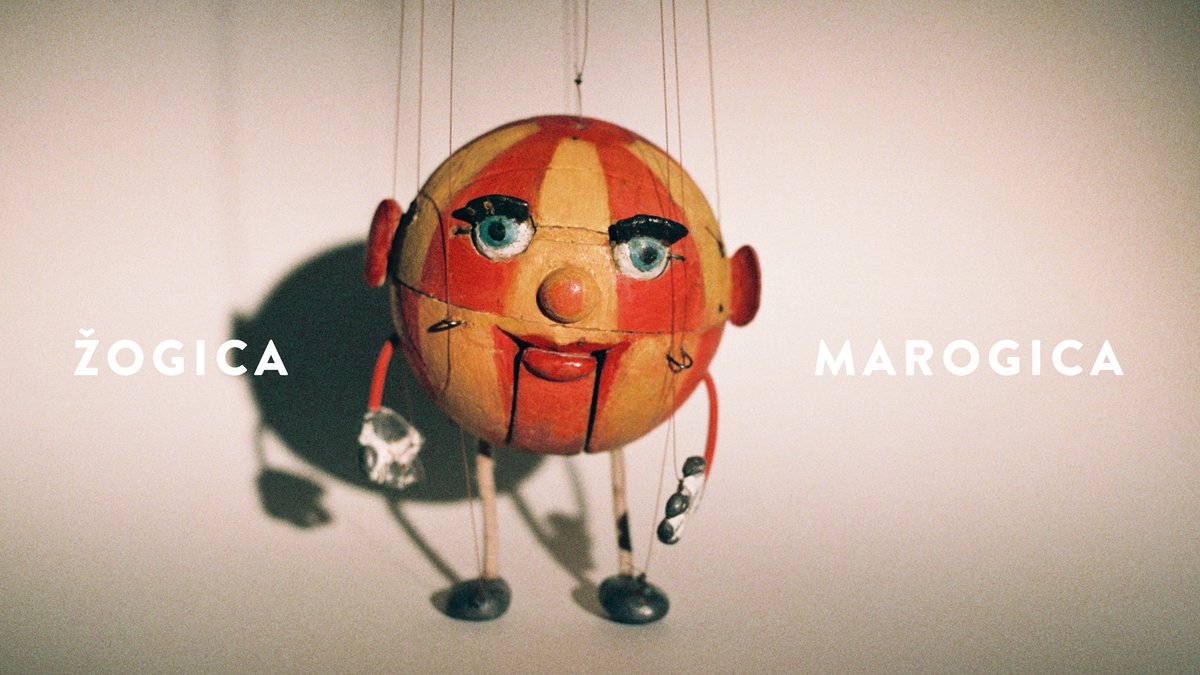 Mesto kot preročišče, v sredi pa Žogica Marogica delo.si/kultura/vizual…