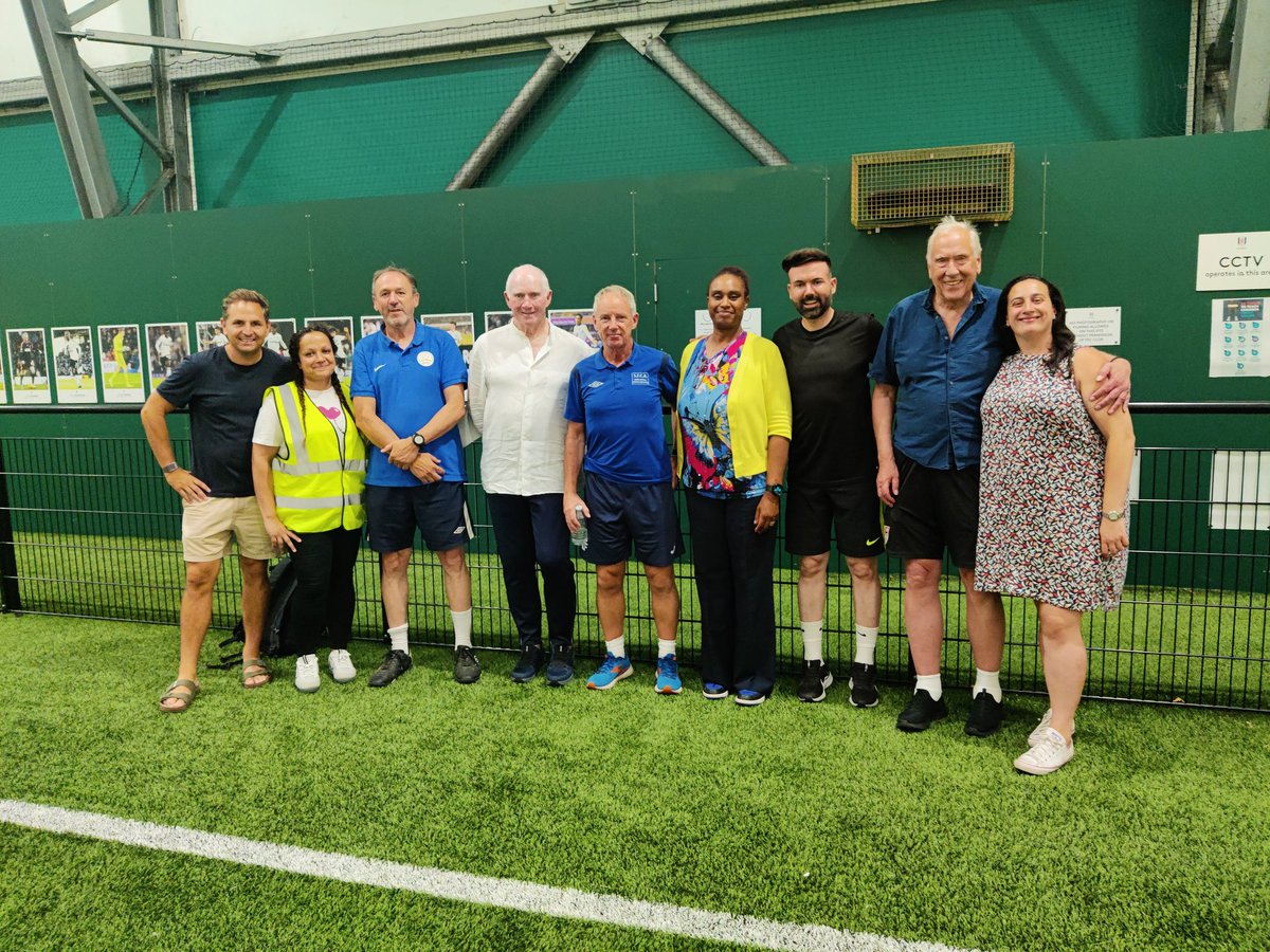 sfca1965's tweet photo. What a night at Fulham FC training ground! Huge thanks to Edu Rubio @CoachEduRubio for an inspiring, creative &amp; energising session. Legends Martin Tyler &amp; Mike Kelly in attendance – testament to Edu’s quality. Extra thanks to @FulhamFC &amp; @AcademyHAMRICH for their fab support too. https://t.co/zUYMlGdnwI