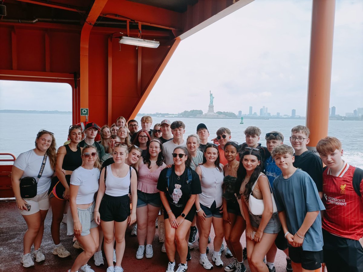 Abersychansch's tweet photo. A wonderful trip on the Statten Island ferry!

#americatrip2025 https://t.co/C6ztwujfDE