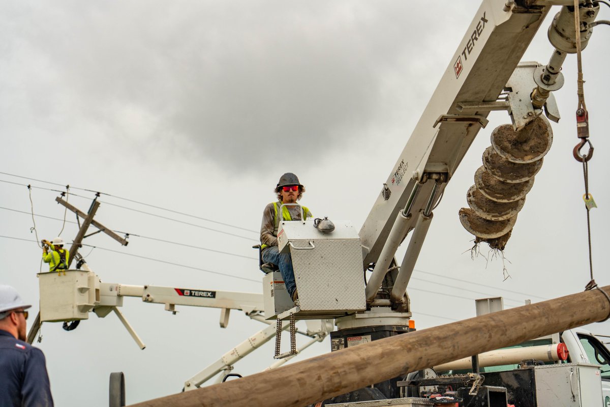 Storms knock us down.
Lineworkers build us back up.
Here’s a peek at what it takes to restore power after severe weather.
#poweroutage #powerrestoration #lineworker