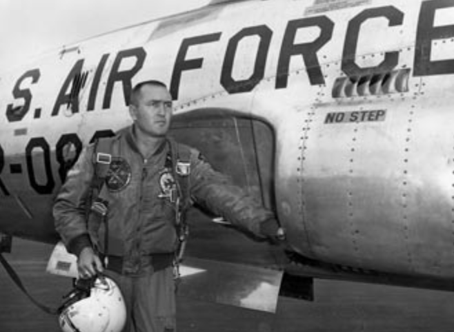 pushkinpods's tweet image. Shot down over Vietnam, George “Bud” Day escaped from a prison camp and ran barefoot & wounded through the jungle. What happened to him over the next five long years is a brutal testament to his heroism... learn more on #MedalOfHonor with @iamjrmartinez: lnk.to/no960V