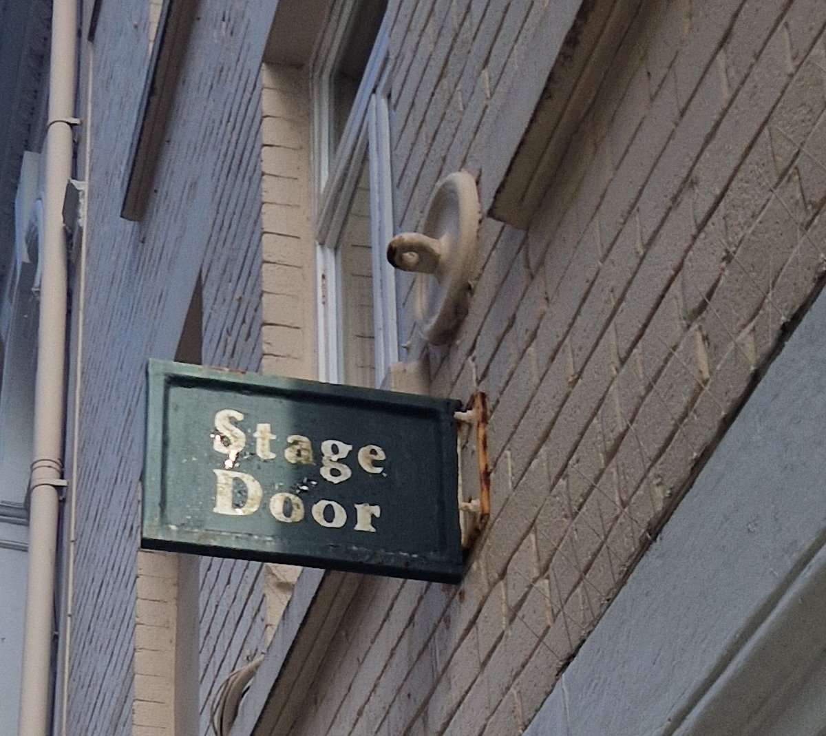 Within yards (metres for the kids) 😉 of each other two signs that have seen so much in the city and not changed a bit 💙