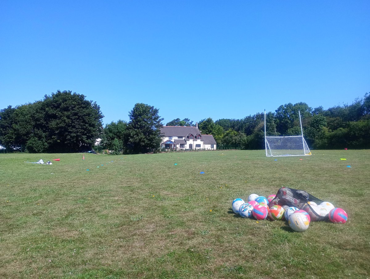Cardiff Og's Caerdydd (@barrygaelic) on Twitter photo Thank you/Diolch <a href="/stilltydps/">St Illtyd PS</a> for today! A brilliant group of kids and excellent players over there in Llantwit! Hopefully we'll see some of them at future training sessions🙏🏻All the best for the final weeks of the school year! #GAA <a href="/gaacardiff/">St Colmcilles Cardiff</a> <a href="/irelandinwales/">Ireland CG Cardiff</a> 🏴🏐🌞☘️ Thank you/Diolch <a href="/stilltydps/">St Illtyd PS</a> for today! A brilliant group of kids and excellent players over there in Llantwit! Hopefully we'll see some of them at future training sessions🙏🏻All the best for the final weeks of the school year! #GAA <a href="/gaacardiff/">St Colmcilles Cardiff</a> <a href="/irelandinwales/">Ireland CG Cardiff</a> 🏴🏐🌞☘️