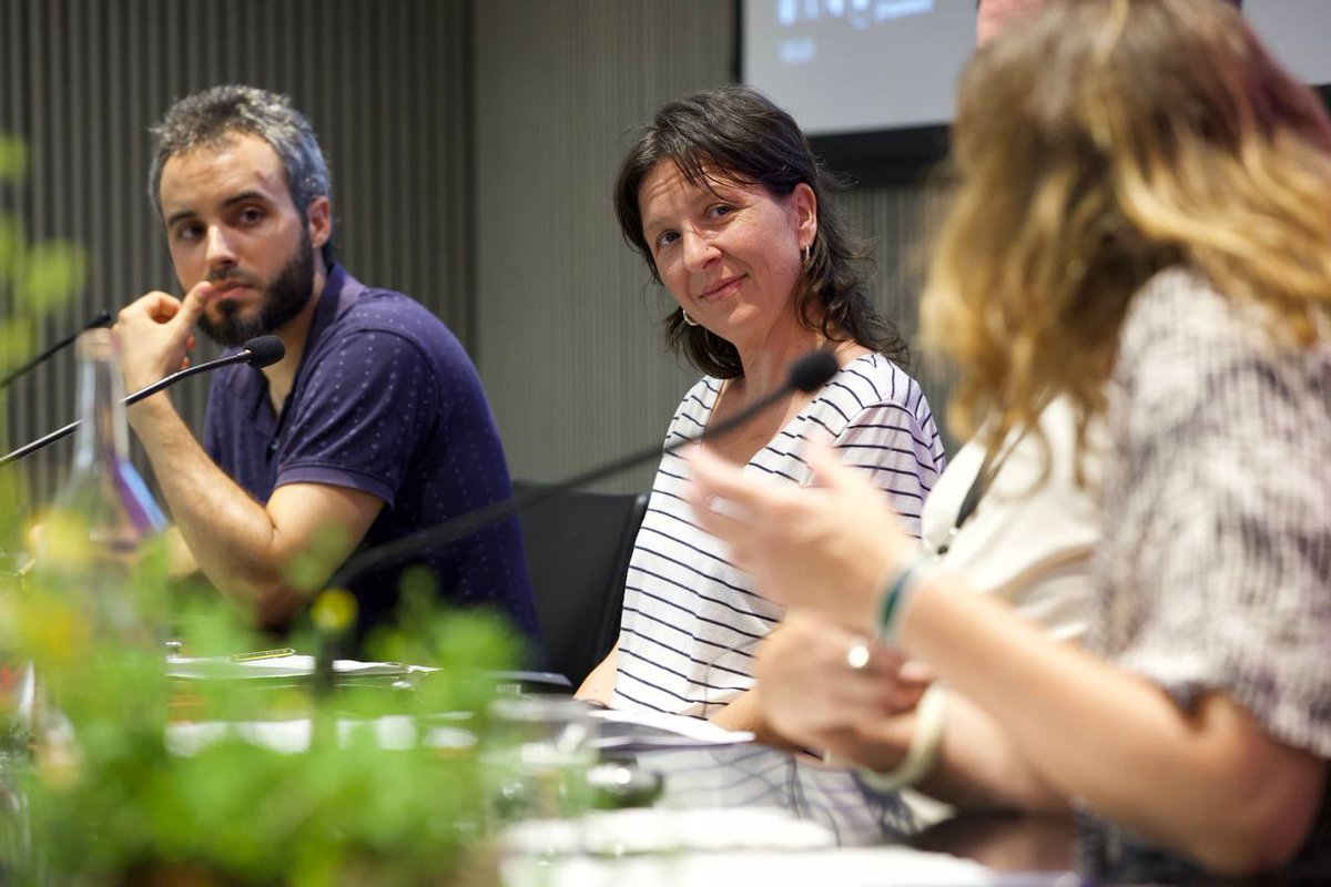 👉 Eines financeres: evolució dels darrers 30 anys

👥 Sessió moderada per Nina González (<a href="/banca_etica/">FETS Finançament Ètic i Solidari</a>), amb la participació de Marion Guillond (<a href="/coop_57/">Coop57</a>), Carlos Oriol (<a href="/CoophalalE/">CoopHalal</a>) i Stéphan Van Lerberghe (CREDAL).