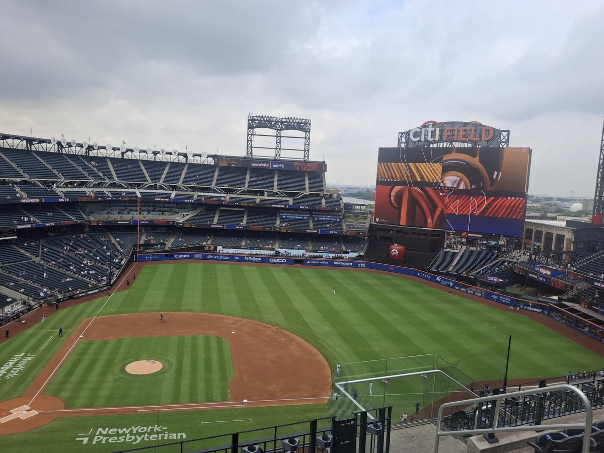 JohnCenaJersey's tweet image. Hoping to see some sort of bounceback to get out of this rough stretch. LETS GO METS!

#letsgomets #webleedorangeandblue🔶🔷 #citifield #metsvsbrewers #LFGM #majorleaguebaseball #LGM    #citifield #nymetsbaseball #NYMets #metsnation #lgm