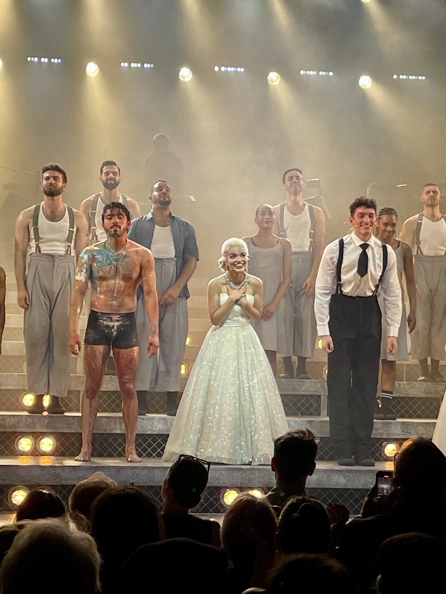 Still on a rainbow high from <a href="/EvitaMusical/">EVITA</a> opening night 🖤 Little face, big screen… RACHEL ZEGLER is so fire you could fry an omelette on her 🔥 And in a real pinch-me moment, I found myself sitting next to PEDRO PASCAL! 🤯 Talk about humble and charming, just wow 🩵
