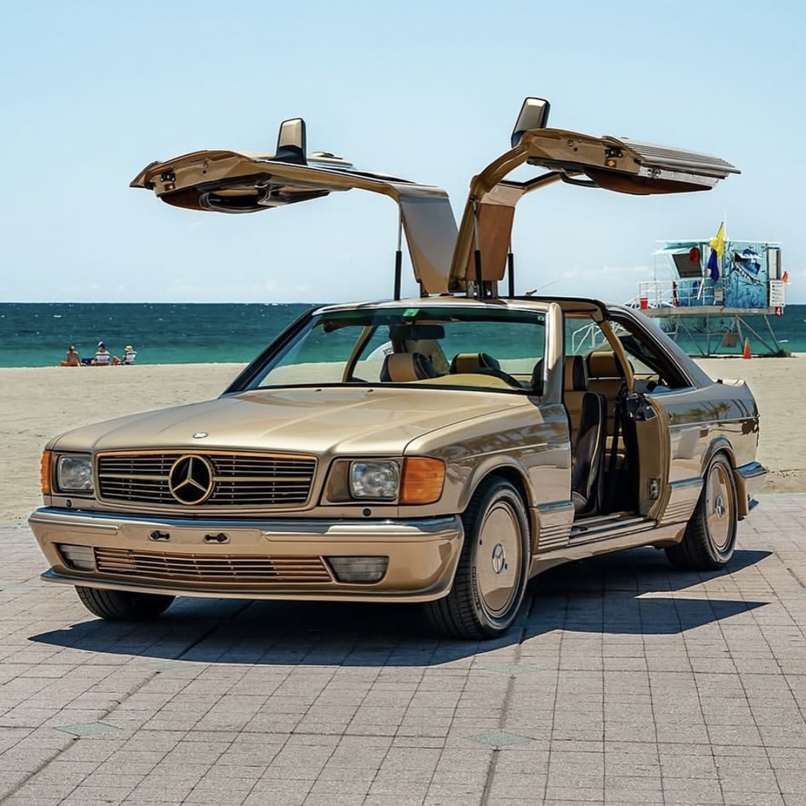 OnRallyRd's tweet image. The 1-of-57 Mercedes SEC Gullwing.
Made in Hamburg by Styling Garage (SGS) in the 1980s, it was the first attempt at adding Gullwing doors to an SEC.
Built for buyers in Europe, Japan, and the Middle East, the $100K pricetag was NUTS for its day.
💰Current price: around $450K