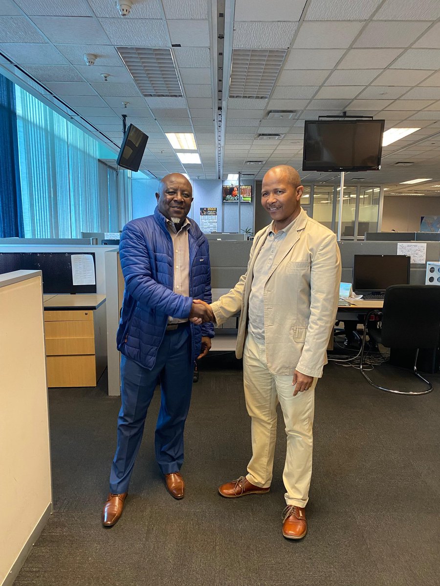 Almost 6 years after going on retirement, the legendary Lehana Tsotetsi visited us today, and we went down memory lane from our coverage of politics to traversing the continent  and the world as SABC Political reporters. Mr Tsotetsi, one journalist who refused to shame our craft