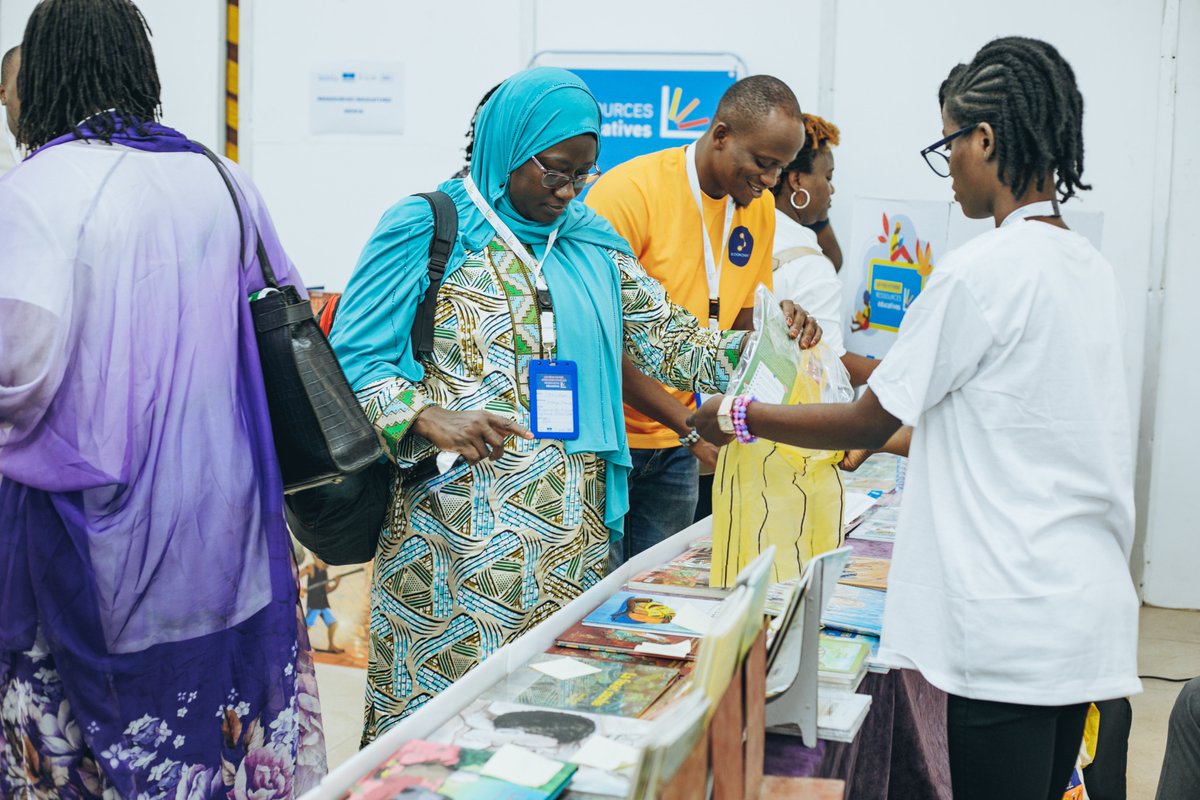 📚✨ Les ressources éducatives prennent vie aux #RARE2025 !

Manuels scolaires, livres de jeunesse, ouvrages audio ou numériques… Les stands des RARE ont mis en lumière la diversité et la richesse des ressources éducatives produites en Afrique subsaharienne francophone.

Du