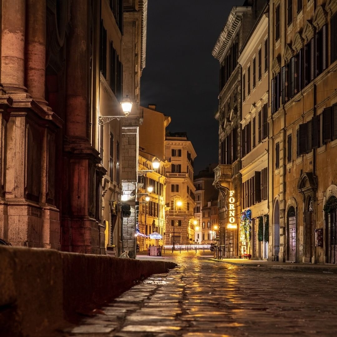 Sere d'estate, dimenticate…
ph @47boutiquehotelroma

#romebynight #romadinotte #nightinthecity #sampietrino #sanpietrino #sampietrini #sanpietrini #roma #rome #cobblestones #sampietriniromani #sanpietriniromani #night #notte