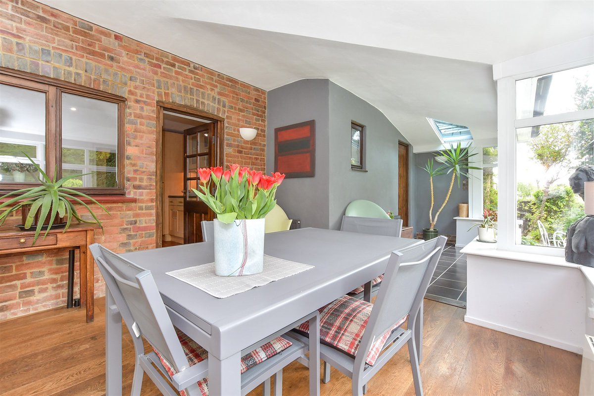 Wards Estate Agents tweet media