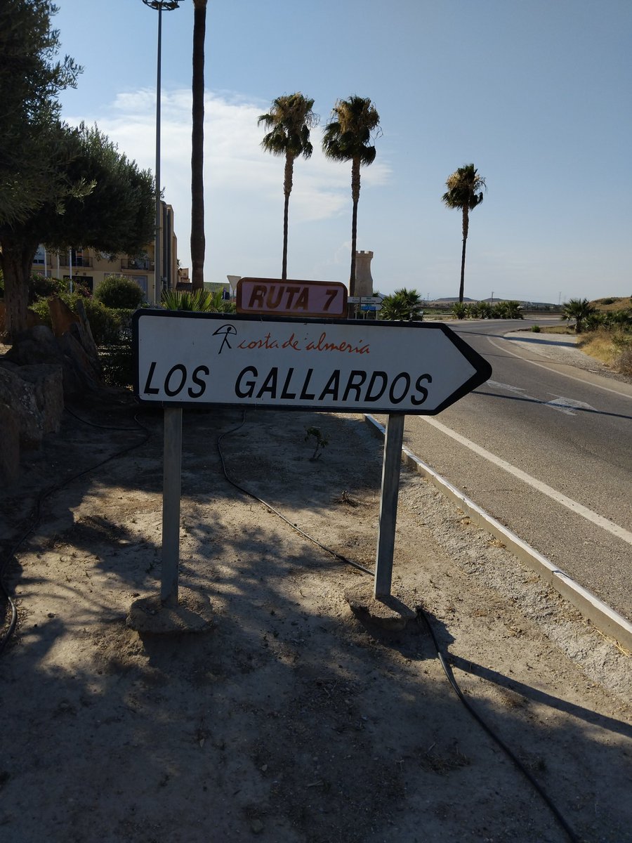 ashleyrclark1's tweet photo. Day 96 of 365 #DaysofSpain
And the old road sign on the way out of Turre (still in place as well as their newer counterparts ) https://t.co/1MgxMzLGNA