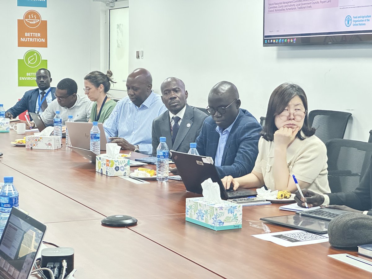 FAOSouthSudan's tweet image. A joint FAO-GIZ hybrid meeting was held today to review #LandTools aimed at preventing &amp;amp; resolving land disputes &amp;amp; strengthening #LandGovernance. Meeting marks a step towards national validation &amp;amp; implementation of these tools.

👏@EUinSouthSudan, @GERinSSD, @theGEF &amp;amp; PBF