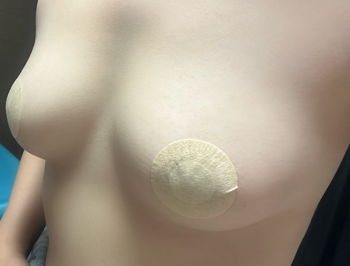 夏天的内内到了  我感觉贴胸贴会更舒服  还发现了一个问题全身上下真的就是NeiNei最白