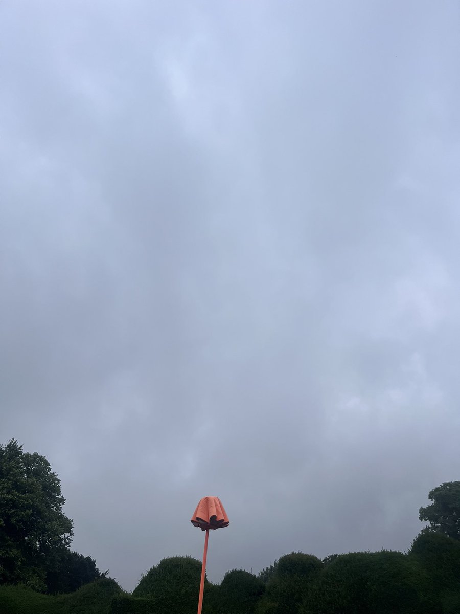 frozentheatre's tweet image. A rainy day start to our Blostma season at Night Out In Nature today at Walmer Castle @EnglishHeritage (so much so that at one point we moved the tea garden under a tree ☂️🌳). But we had the most beautiful day welcoming audiences into the project☔️💧🌈🌸