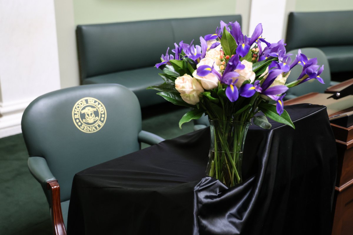 Legislation sponsored by Senate President Valarie J. Lawson to honor the late Senate President Dominick J. Ruggerio through the dedication of the Senate Chamber in his honor has been signed into law by Governor Dan McKee.

Learn more: rilegislature.gov/pressrelease/_…