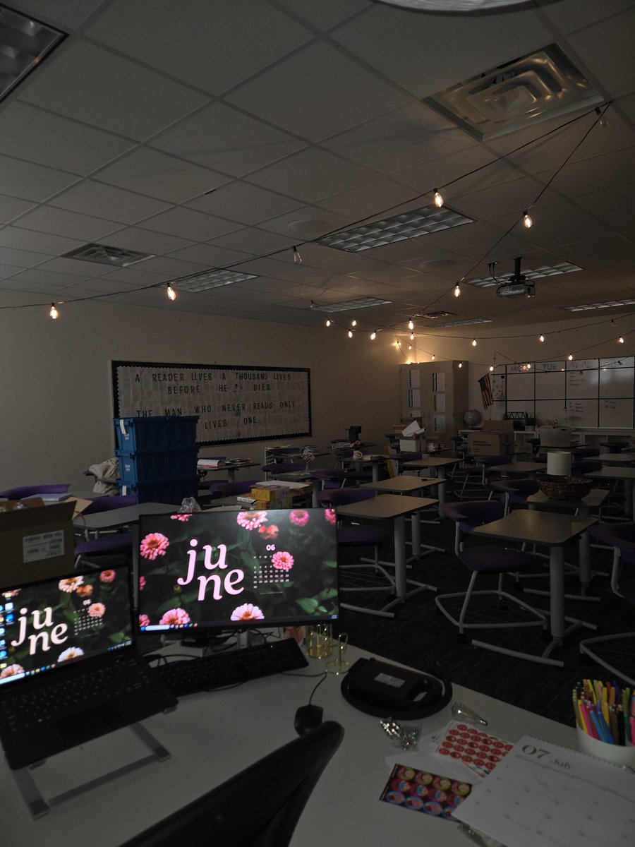author_teseager's tweet image. it&apos;s not perfect, but we&apos;re FINALLY getting somewhere. stringlights? check. bulletin boards? so crooked. gallery wall? almost done. my collection of new book ideas? hung with care. vibes? on the road to becoming immaculate. 

only 25 more days until the students come back!!!