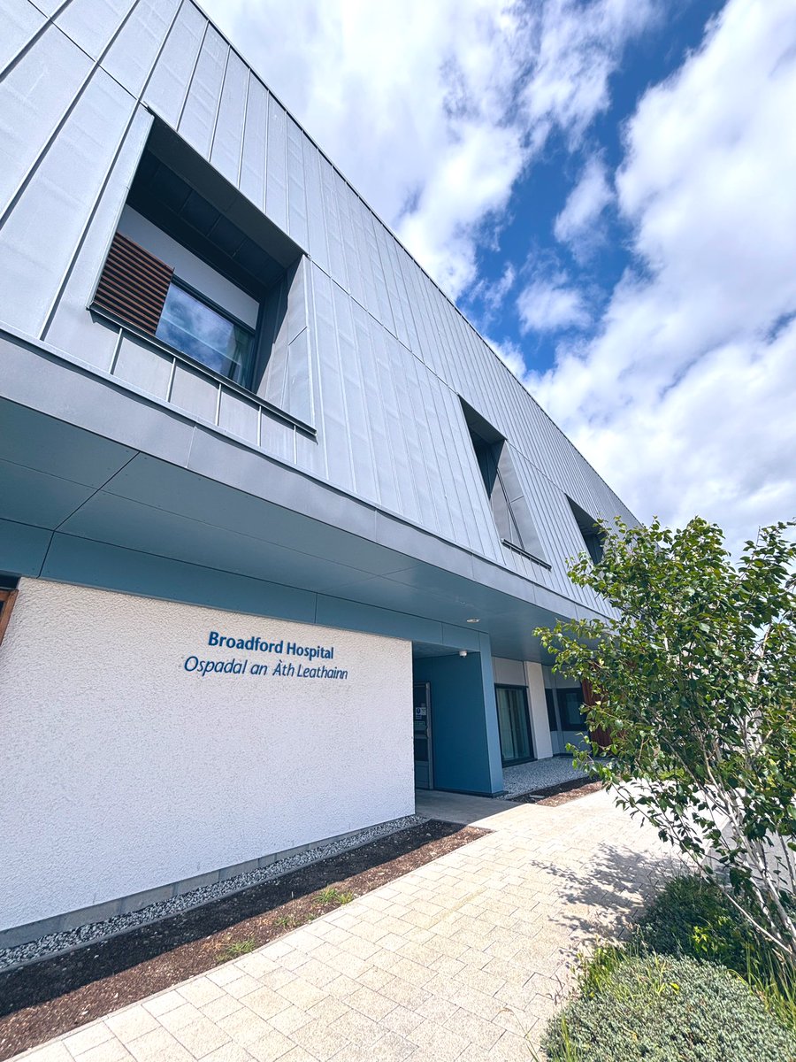 JackFDPaxman's tweet image. Another amazing visit to Scotland 🏴󠁧󠁢󠁳󠁣󠁴󠁿

A new #Paxman @scalpcooling system installed at @NHSTayside Ninewells kindly donated by @Insights, a new system for @NHSHighland Belford Hospital, and Broadford Hospital has started their #scalpcooling provision with a brand new system 🩵