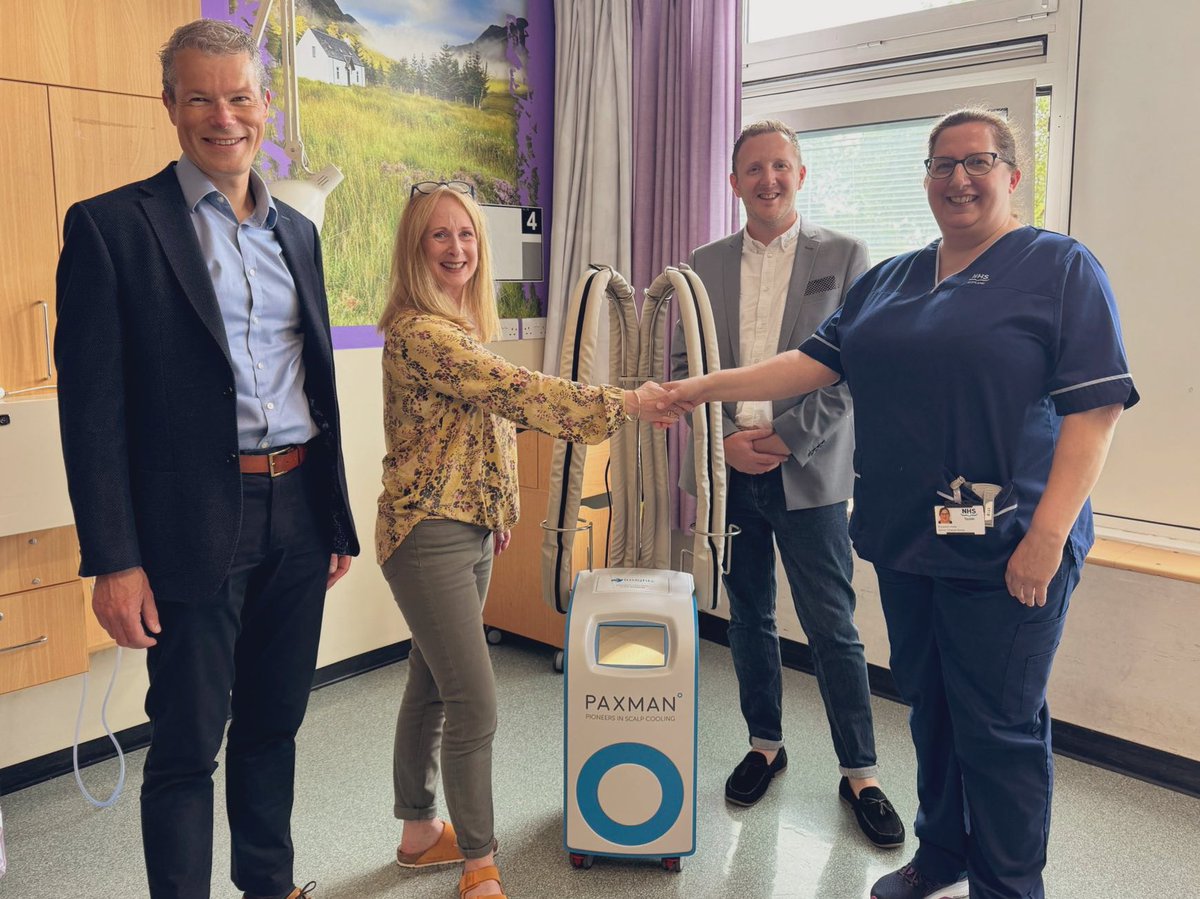 JackFDPaxman's tweet image. Another amazing visit to Scotland 🏴󠁧󠁢󠁳󠁣󠁴󠁿

A new #Paxman @scalpcooling system installed at @NHSTayside Ninewells kindly donated by @Insights, a new system for @NHSHighland Belford Hospital, and Broadford Hospital has started their #scalpcooling provision with a brand new system 🩵
