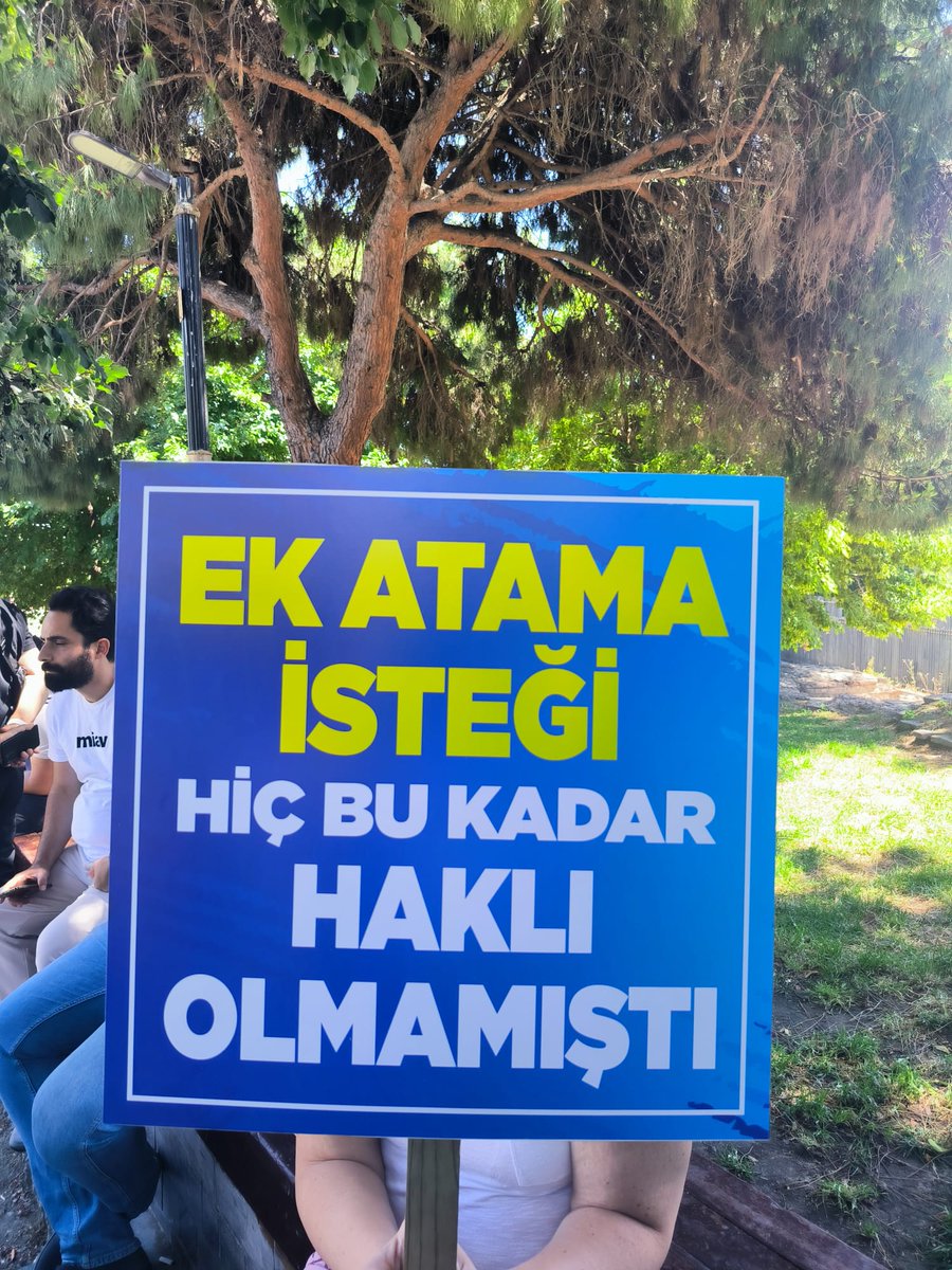 BiyolojiGG's tweet photo. 📌 İstanbul, Urfa, Ankara, Bursa…
📌 Türkiye’nin her yerinde açık var.
📌 Biyolojiye 27, Tarih 28, TDE29 gibi verilen düşük kontenjanlar 
📌 Düşük kontenjan mağduriyetini yaşıyoruz.
📌İstanbul’dan umutla sesleniyoruz: Ek atama sizinle mümkün
@RTErdogan
#EkAtamaVarsaUmutVar https://t.co/BmINVtWVmc