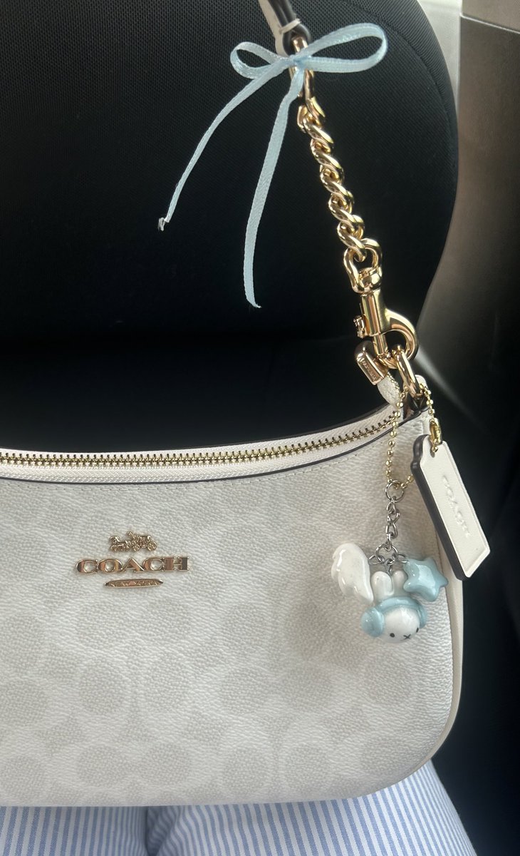 angel 🦈 tweet media