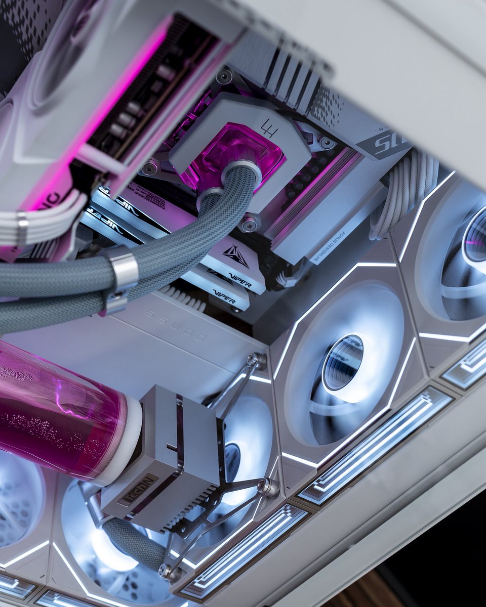 liquidhaus's tweet photo. We recently showcased the new @GlobalLianli SL Infinity UNI Fans before we moved.
Wireless capabilities are insane for computer fans, but they also perform fairly well. Excited to see how people will utilize them in their own PC!
#lianli #slinfinity #unifan https://t.co/ZfGrVc0lBm