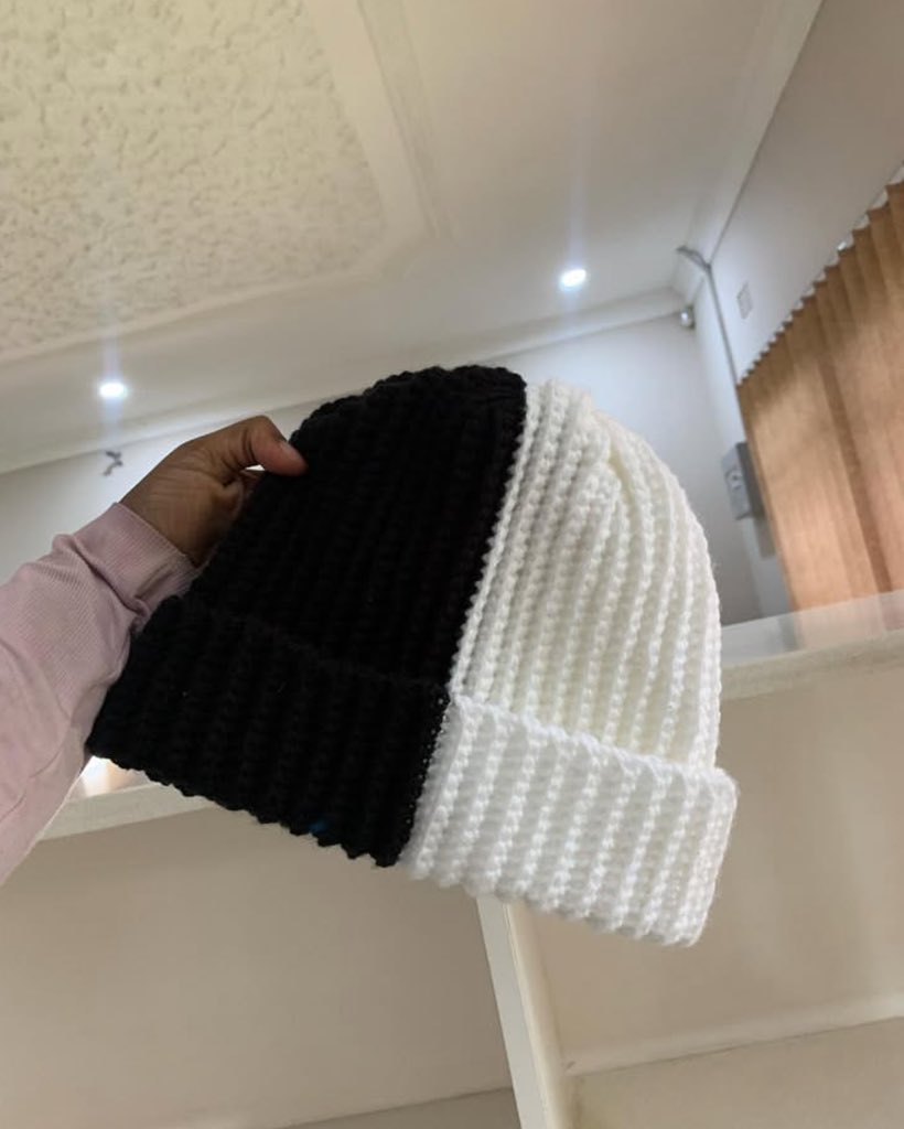 Lipi_xo's tweet photo. Hey y’all 💕 Sooo I’m hosting a beginner friendly crochet workshop next month 😁 

Learn the basics Get a full crochet starter kit Enjoy a curated goodie bag Sip &amp; snack as you stitch  
If you’re looking into picking up a new hobby, I gatchu!

Registration link in next post. https://t.co/hmLJCUJLKe