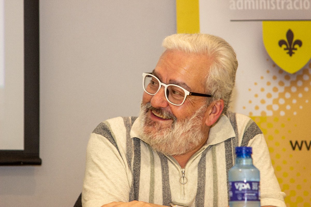 📢 ¡Comienza #Evades2025!
Arrancamos con mesa redonda sobre #Edadismo: seniors y sociedad.
Evades celebra su 28ª edición apostando por la formación y el talento sin edad.
Gracias a Fida Consultores, Kike Riesgo y todo el equipo.
#Seniors #Formación @economiaplateada  @edadismo