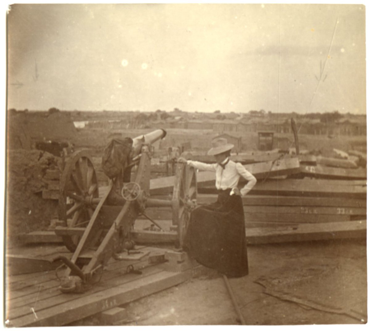 HooverPresLib's tweet image. #OnThisDay July 14, 1900, the Eight Nation Alliance captured the city of Tientsin, China during the Boxer Rebellion, ending the month-long siege. Herbert and Lou Hoover were among the civilians who survived the siege. (31-1900-06) Read more: hoover.blogs.archives.gov/2021/06/02/the…