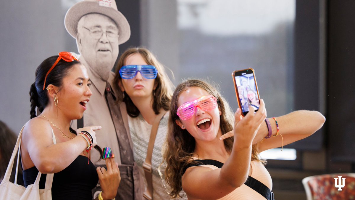 IUBloomington's tweet image. Calling all content creators‼️🤳
Are you passionate about storytelling, social media, and all things Hoosier? Applications for the IU Influencers Internship are officially OPEN! 🌟
This is your chance to showcase what makes Bloomington and IU so special — through your own lens.…