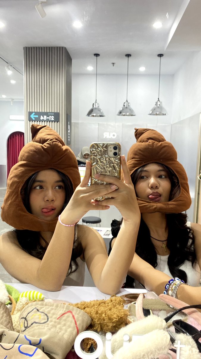 piolinsomnia's tweet photo. 👸🏻👸🏻 https://t.co/r5gsjqYLYe