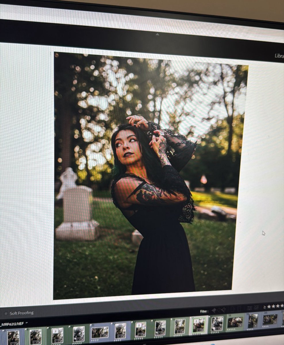 AileenSenpai 🦋✨ tweet media