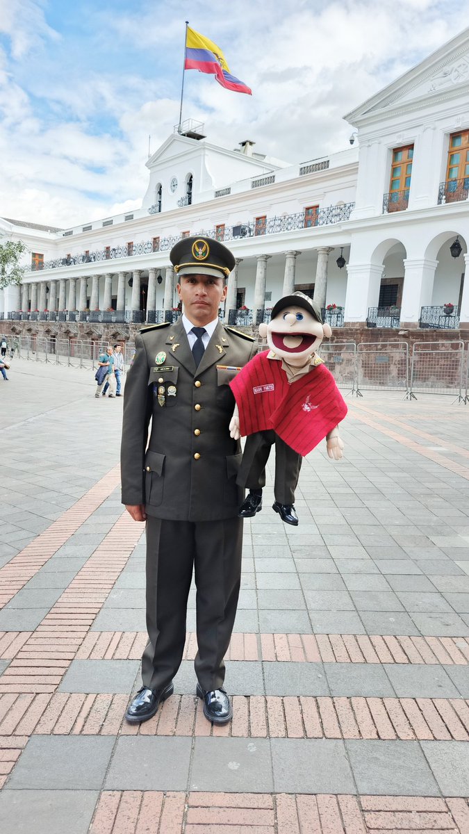 wilmanchela's tweet photo. 🇪🇨“Orgulloso de mis raíces y mi fe. Siempre adelante con humildad y firmeza.”
✨Feliz miércoles. 🫡 #Mashipaquito #kichwa #mashikuna #PoliciaEcuador  #dirtransito #dnctsv #Ecuador https://t.co/0cR4476xvi