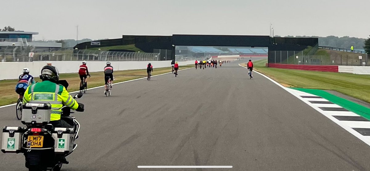 Silverstone Sportive | 7th September 2025
Join us on the iconic FULL Circuit where we complete a massed start lap then head onto amazing local roads!  - mailchi.mp/velo29/silver-…