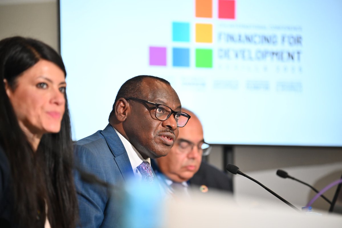 ECA_OFFICIAL's tweet photo. “Debt strategies must go hand-in-hand with social protection. Without political will, even the best plans risk stalling.”
– @ClaverGatete at #FfD4 side event on debt solutions with #EgyptGov, @UNDP, Special Envoy on @UN_SDG financing… https://t.co/AcPmrpAdyL