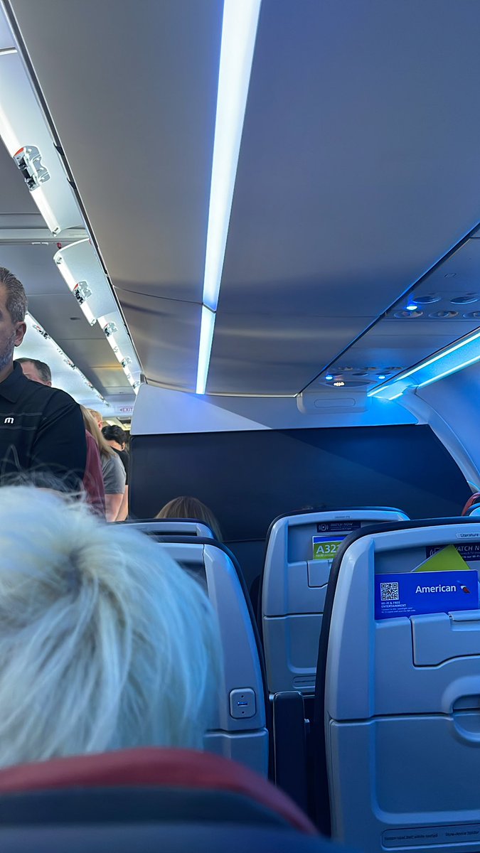 BoomerFNPayne's tweet image. Goodbye Phoenix, AZ I’ll be back real soon hopefully next time I’ll get to see @KariLake. Let’s go to Dallas, TX home of “Mamasita” #NotFirstClass