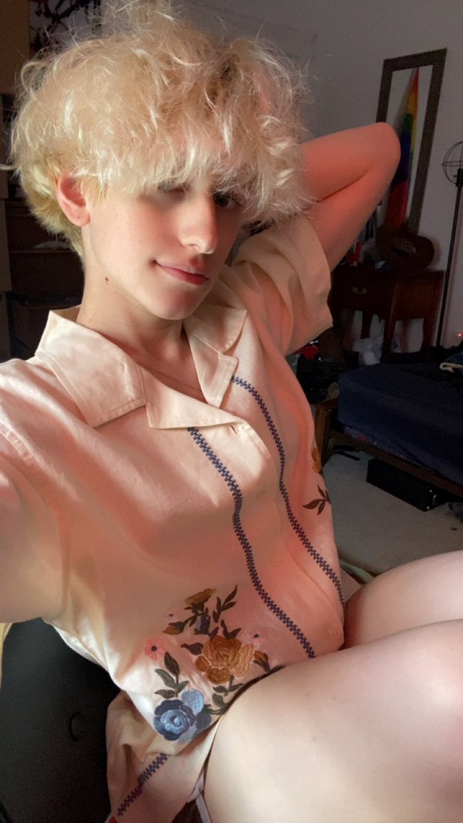 twitch.tv/femboypsycho

Come watch me obliterate skulls 🤭