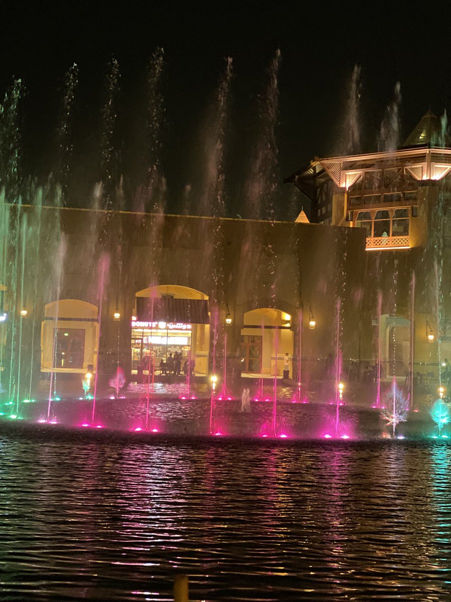 2lorm's tweet image. ذقنا ملذات الهوى حب وفراق
وشفنا من صدوف الزمن واكتفينا

وعشنا ثلاث سنين بالضبط عشاق
احلى ثلاث سنين مرت علينا ┊͙ 𓃗