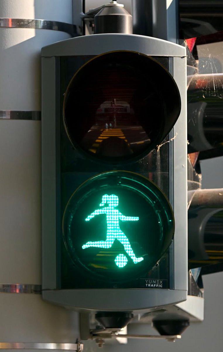 cerettta's tweet image. I semafori in Svizzera per #Euro2025 ❤️