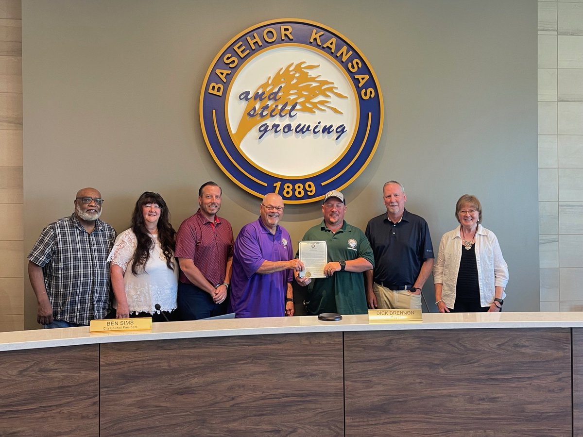 Basehor is really booming with new parks, playgrounds, a splash pad, and more! Join us as we celebrate all our great park amenities and the people who keep them running!
Mayor Drennon signed a proclamation honoring Parks and Recreation Month and presented it to Dave Brewer.